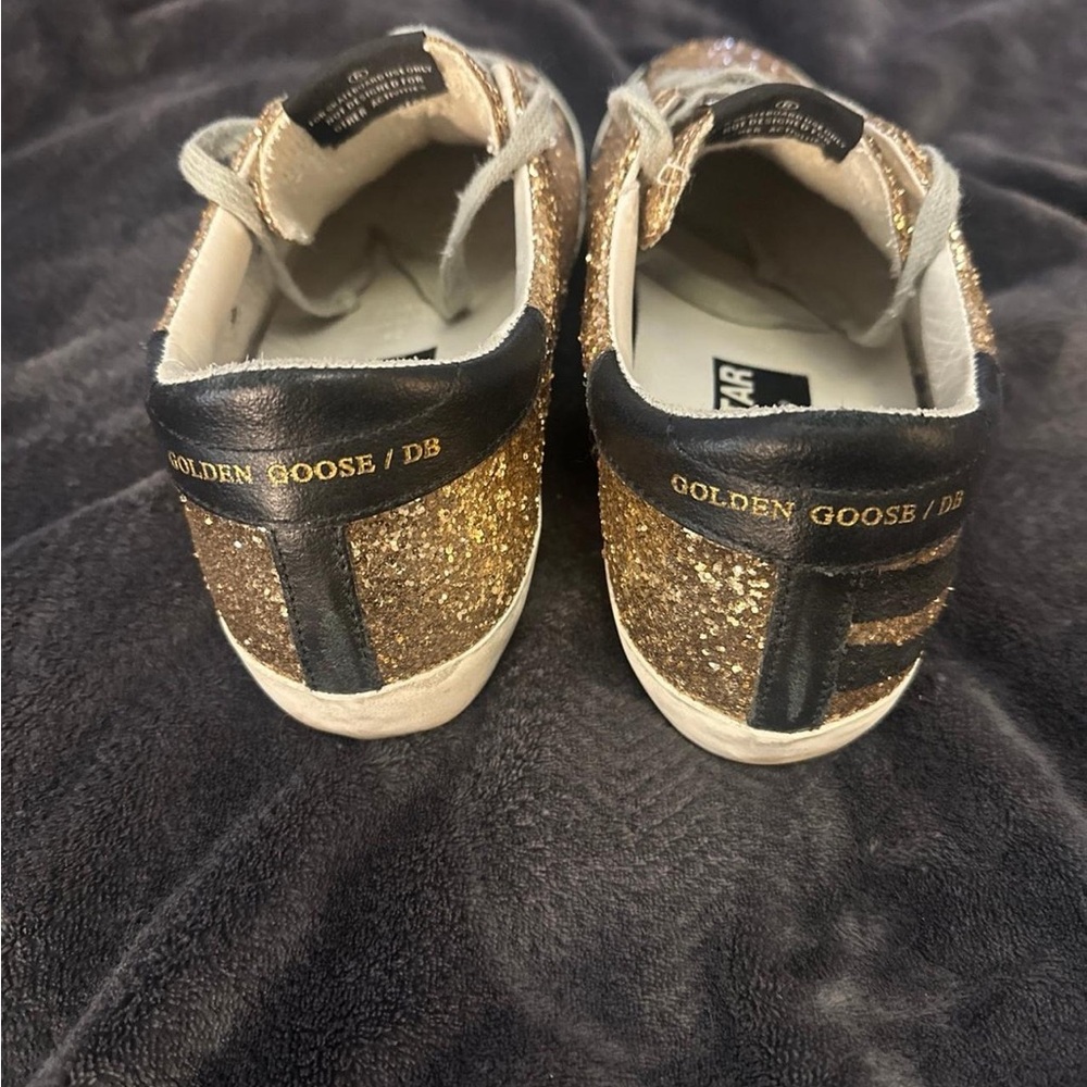 Golden Goose Gold Glitter Low-Top Sneakers with Black Star - Picture 5 of 9